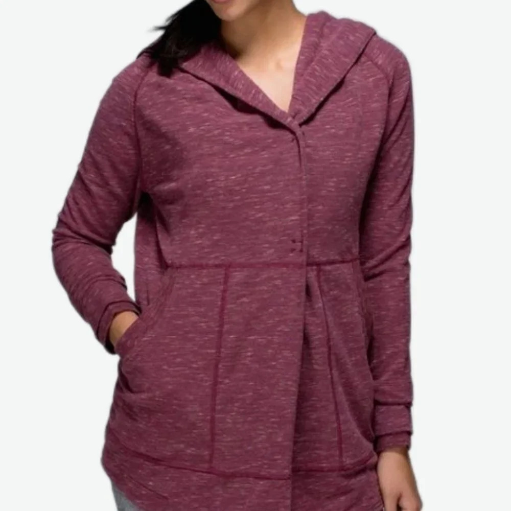 LULULEMON | FIND YOUR CENTRE WRAP IN RUST BERRY